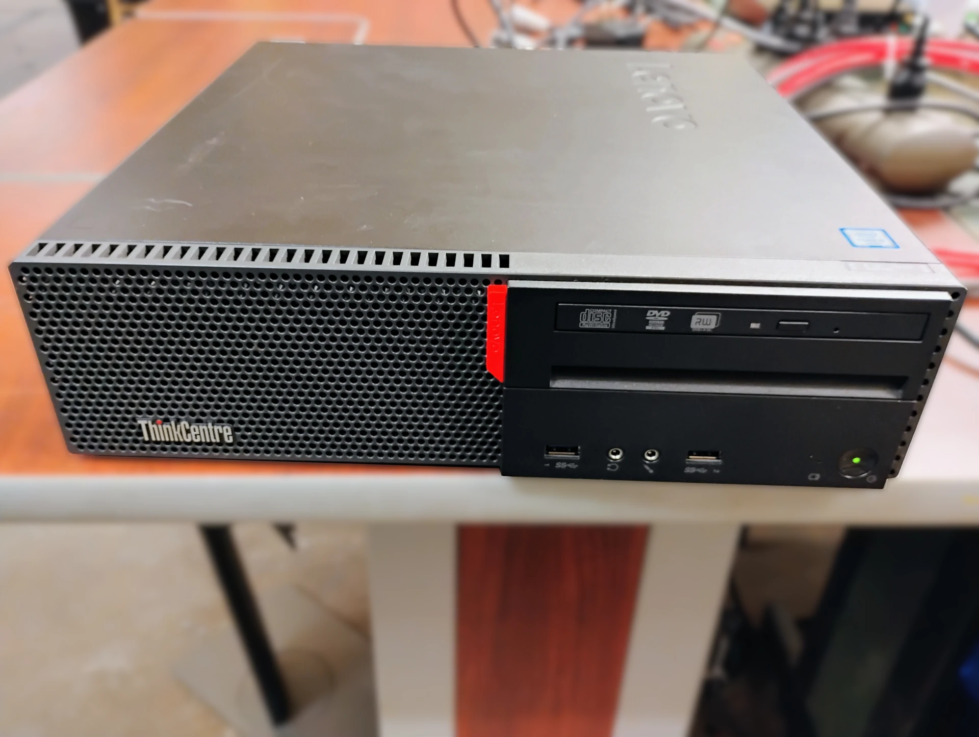 Lenovo ThinkCentre M700